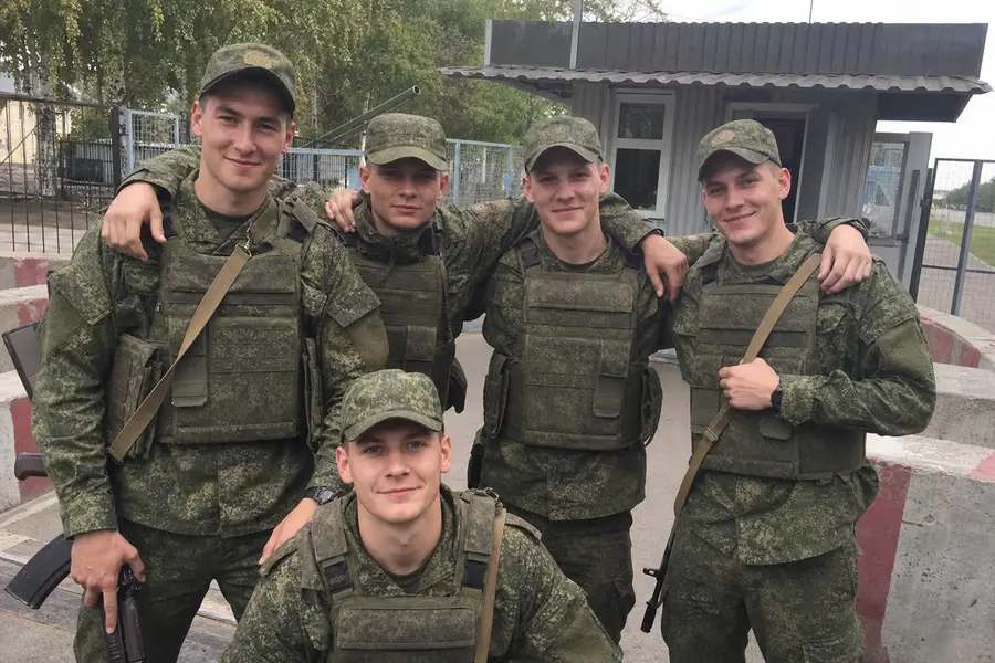 Групповое фото бойцов батальона охраны